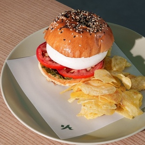 Drivu Buratta Cheese Bun