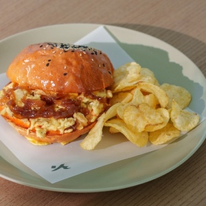 Drivu Scrambled Egg Bun