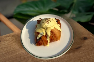 Drivu Croissant Deluxe Poach Hollandaise