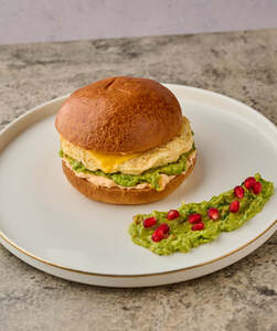 Drivu Egg & Avo Brioch