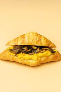 Drivu Scrambled Egg And Mushrooms Croissant