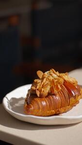 Drivu Almond croissant