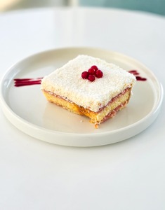 Drivu Coconut Berry Cake