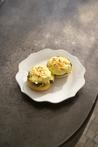 Drivu Cheesy Egg Benedict 