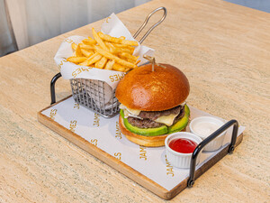James Signature Burger - Cafe James - Al Qana abu-dhabi