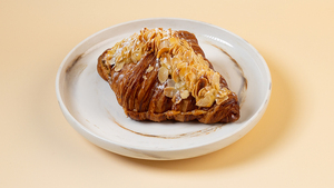 Drivu Almond Croissant