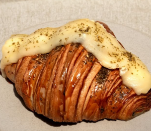 Drivu Zaatar and Cheese Croissant