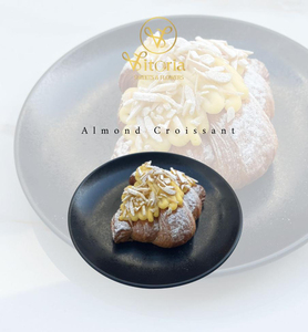 Drivu Almond Croissant