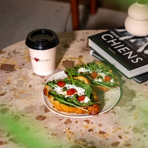 Drivu Pesto Burrata Open Croissant