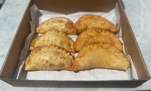 Drivu Empanada Box (6 Pcs)