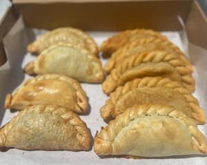 Drivu Empanada Box (9 Pcs)