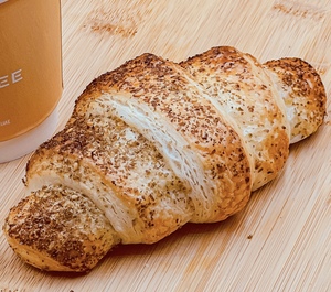 Drivu Fresh Zaatar Croissant