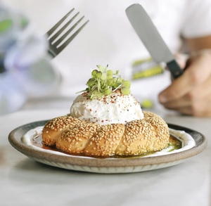 Drivu Turkish Simit Benedict