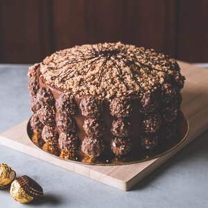 Drivu Hazelnut Crunch Cake