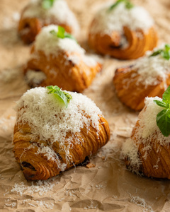 Drivu Melanzane Croissantt