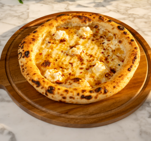 Drivu Four Cheese & Spicy Garlic Honey Pizza