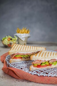 Drivu Toast Al Salmone Sandwich