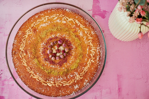 Drivu Basbousa (Semolina Cake) With Cardamom and Saffron (Large Plate)