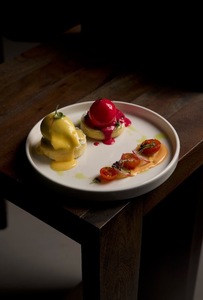 Drivu Como Egg Benedict 