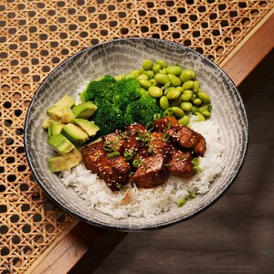 Drivu Sriracha and Honey Salmon Rice Bowl