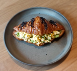 Drivu Scrambled Eggs Croissant