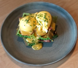 Drivu Eggs Benedict