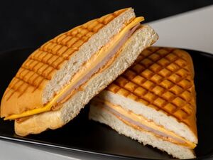 Drivu Turkey and Cheese Sandwich