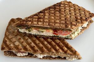 Drivu Spicy Tuna Sandwich