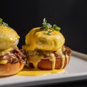 Drivu Short Ribs Benedict