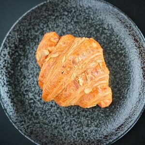Drivu Almond Croissant