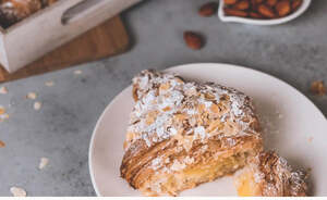 Drivu Almond Croissant