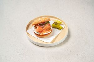 Drivu Classic Smoked Salmon Bagel