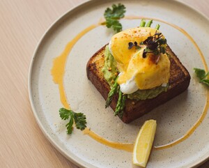 Drivu Corn Bread Benedict