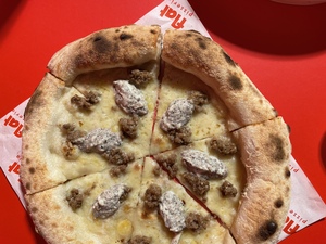 Drivu Flat Wagyu Pizza