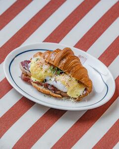 Drivu Eggs Benedict