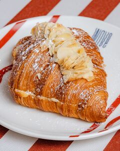 Drivu Almond Croissant
