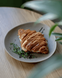 Drivu Caprese Croissant