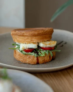 Drivu Halloumi Bun Croissant