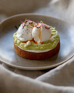 Drivu Avocado with Poached Eggs