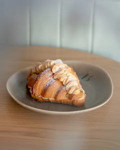 Drivu Almond Croissant 