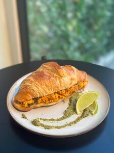 Drivu Curry Egg Croissant