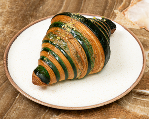 Drivu Pistachio Croissant