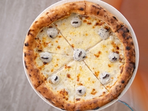 Drivu Truffle Pizza