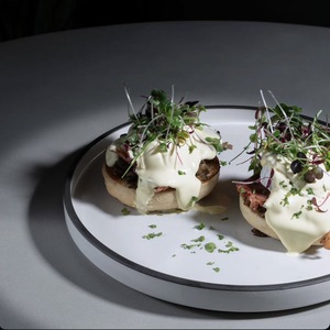 Drivu Eggs Benedict