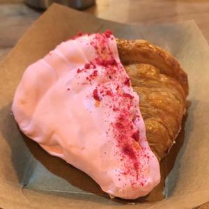 Drivu Rose Croissant