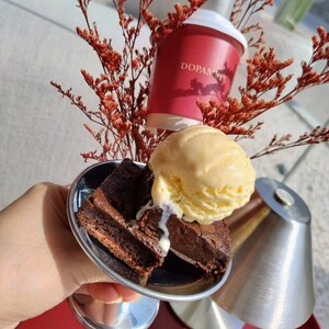 Drivu Brownie with Ice Cream