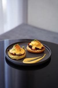 Drivu Eggs Benedict