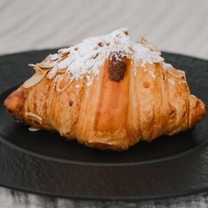 Drivu Almond Croissant 