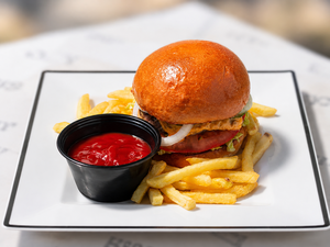 Cheese Burger - Cafe Peloton dubai