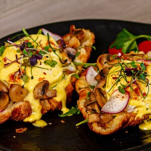 Drivu Croissant Poached Egg